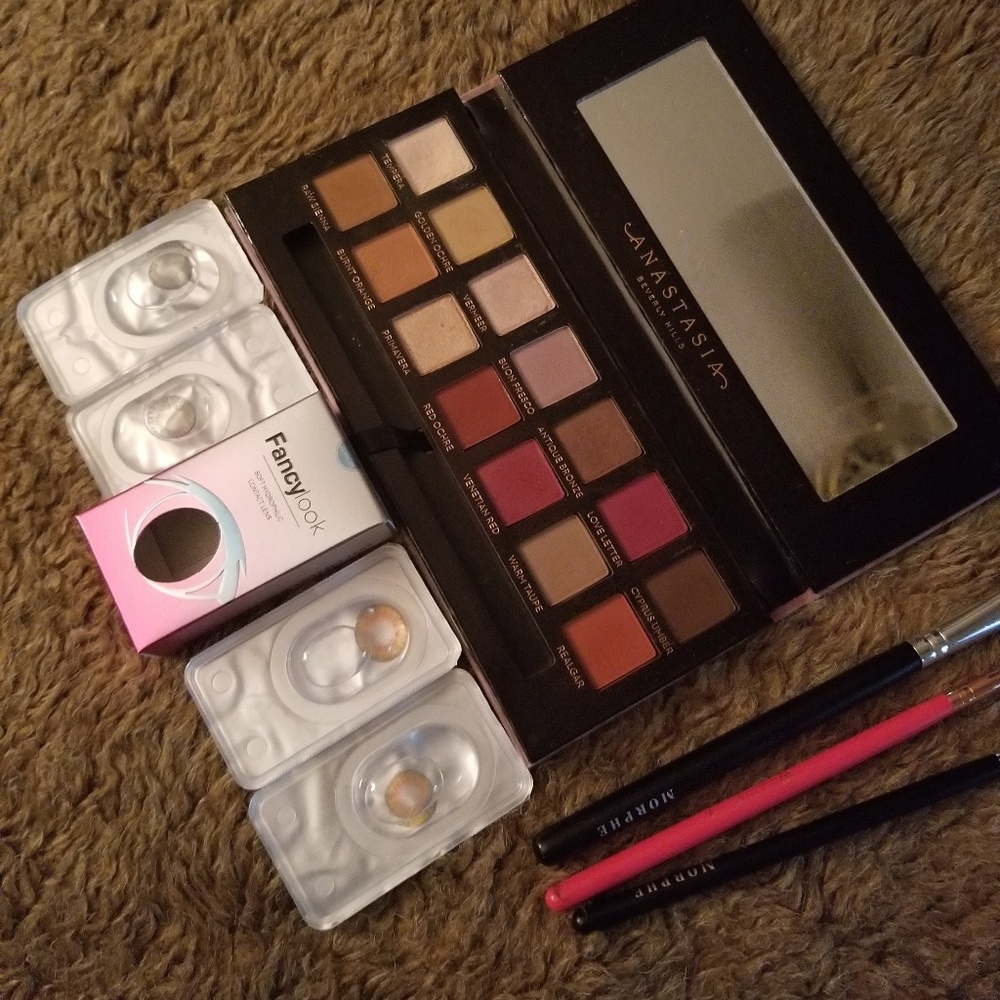 Bundle Anastasia modern renaissance and brushes - Picture 1 of 8